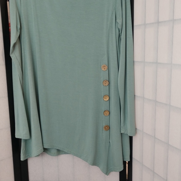 Light Green Asymmetrical Tunic Top sz L - Picture 4 of 6